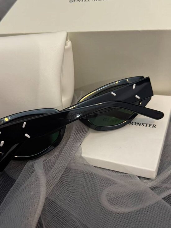 Gentle Monster MM205 x Maison Margiela Black Oval Sunglasses main image 5